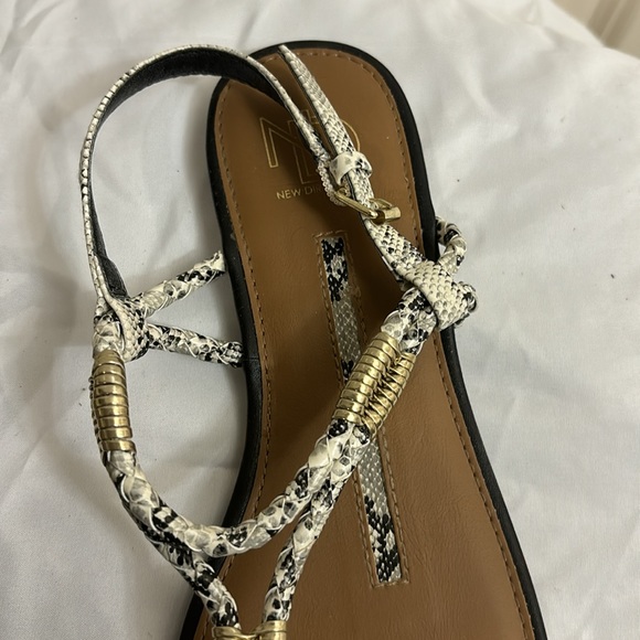 Sandals - Picture 2 of 7